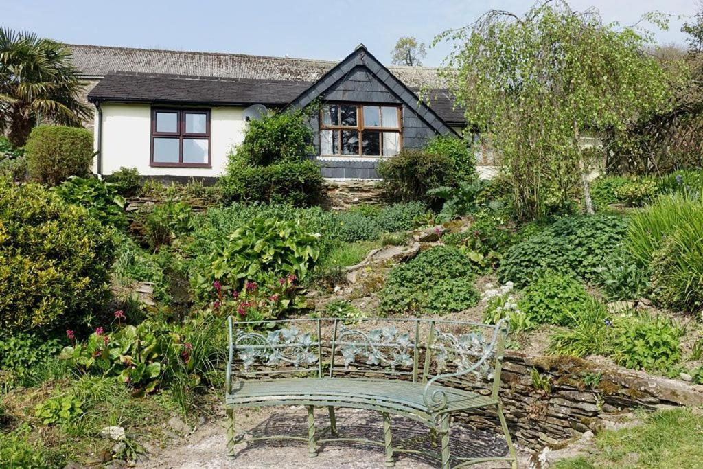 Greenswood Cottage - Cosy Cottage, Rural Location, Beautiful Landscaped Gardens With Pond And Lake Дартмаут Экстерьер фото