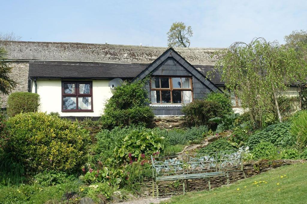 Greenswood Cottage - Cosy Cottage, Rural Location, Beautiful Landscaped Gardens With Pond And Lake Дартмаут Экстерьер фото
