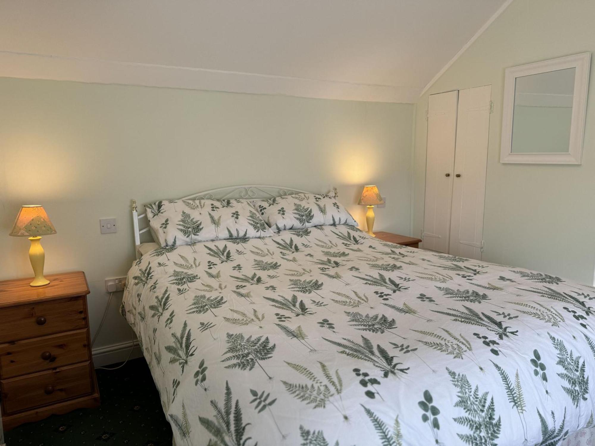 Greenswood Cottage - Cosy Cottage, Rural Location, Beautiful Landscaped Gardens With Pond And Lake Дартмаут Экстерьер фото
